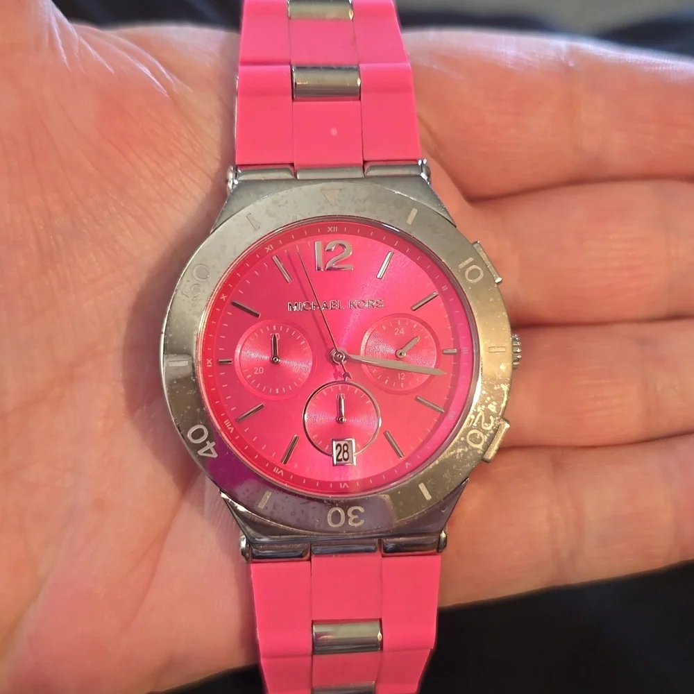 Michael Kors eye catching